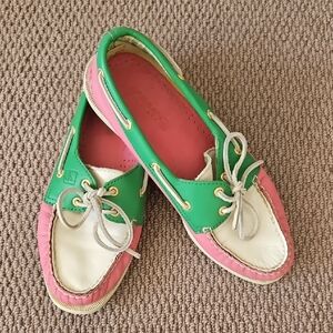 Sperry Topsider Boat Shoes in pink and green leather size 9 M